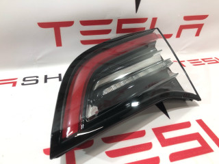 фонарь крышки багажника правый Tesla Model Y 1 поколение 2022, 1077402-00-F, 1502089-00-B
