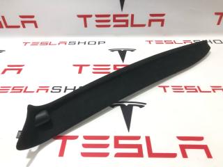 Накладка декоративная стойки A (магнит) Tesla Model X 1 поколение [рестайлинг] 2022, 1050286-00-J