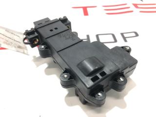 Привод открытия двери Tesla Model X 1 поколение 2019, 1045354-00-B