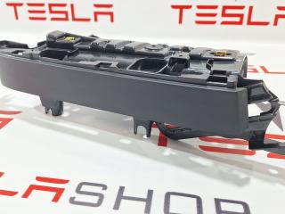 Накладка подъемной задней двери Tesla Model X 1 поколение [рестайлинг] 2022, 1055010-00-K, 1051557-00-H, 1055015-00-D