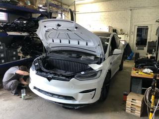 Tesla Model X 1 поколение [рестайлинг]