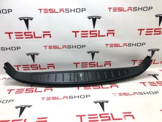 Отделка багажника хром (под замок) Tesla Model X 1 поколение [рестайлинг] 2022, 1035993-00-D, 1035994-00-C, 1050381-00-E, 1673678-00-A