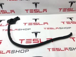 Уплотнитель задней двери Tesla Model S 1 поколение [2-й рестайлинг] (2021 - 2025), 1615101-00-B