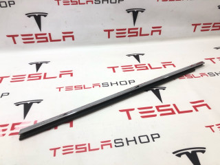 молдинг двери передней левой Tesla Model S 1 поколение [рестайлинг] 2016, 1095786-00-C, 1038393-00-A