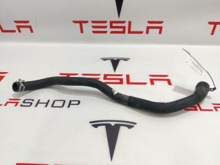 Шланг охлаждающей жидкости от 4-ходового до расшир. бачка Tesla Model X 1 поколение 2016, 1046275-00-E