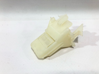 Защелка сидений 2-го ряда Tesla Model 3 1 поколение 2022, 1111033-00-E