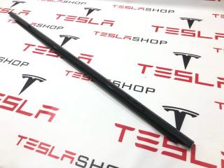молдинг двери передней правой Tesla Model X 1 поколение [рестайлинг] 2022, 1098684-01-D