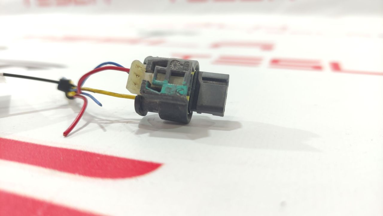 разъем (фишка) проводки Tesla Model 3 1 поколение 2019, электро, 1067958-00-E - фото №1