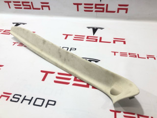 Накладка декоративная стойки A (магнит) Tesla Model X 1 поколение 2018, 1050286-00-J