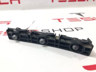 Кронштейн крепления накладки порога рокерной панели Tesla Model S 1 поколение [2-й рестайлинг] (2021 - 2025), 1567144-00-A