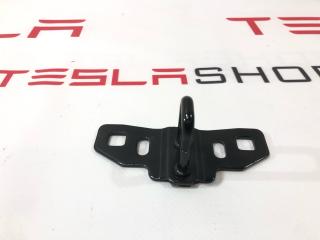 Петля замка крышки багажника Tesla Model S 1 поколение [2-й рестайлинг] (2021 - 2025), 1034482-00-A, A2467400032, 1034482-00-B