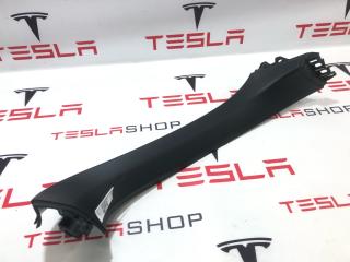 накладка двери (крышки) багажника Tesla Model X 1 поколение 2019, 1037904-00-E, 1037905-00-E