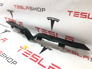 Накладка V-образная декоративная переднего гриля хром (птичка) Tesla Model X 1 поколение [рестайлинг] 2022, 1617074-00-A
