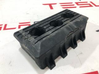 Опора под домкрат (подушка) Tesla Model S 1 поколение [2-й рестайлинг] (2021 - 2025), 1608223-00-A