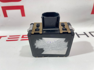 Радар автопилота АП 1.0 Tesla Model S 1 поколение 2015, 1057551-00-B, 1038224-00-B