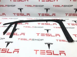 Уплотнитель стекла подъемной задней двери Tesla Model X 1 поколение [рестайлинг] 2022, 1032277-00-E, 1069520-90-H, 1484041-00-A