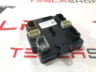 модуль управления двери Tesla Model X 1 поколение 2018, 1062056-99-B