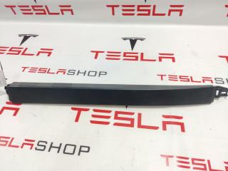 накладка двери (крышки) багажника Tesla Model X 1 поколение 2016, 1035982-00-D