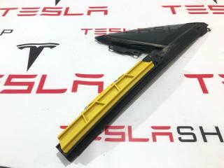 форточка передняя левая Tesla Model S 1 поколение [2-й рестайлинг] (2021 - 2025), 1628121-97-A, 1821299-00-A