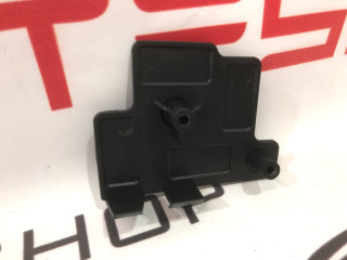 Кронштейн крепления фары противотуманной правой Tesla Model X 1 поколение [рестайлинг] (2021 - 2025), 1588184-S0-B, 1588189-02-A