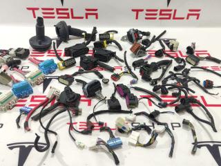разъем (фишка) проводки Tesla Model S 1 поколение [2-й рестайлинг] 2021, 2486408-70-S