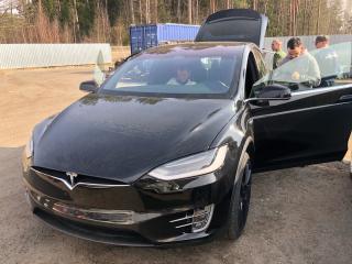 Tesla Model X 1 поколение