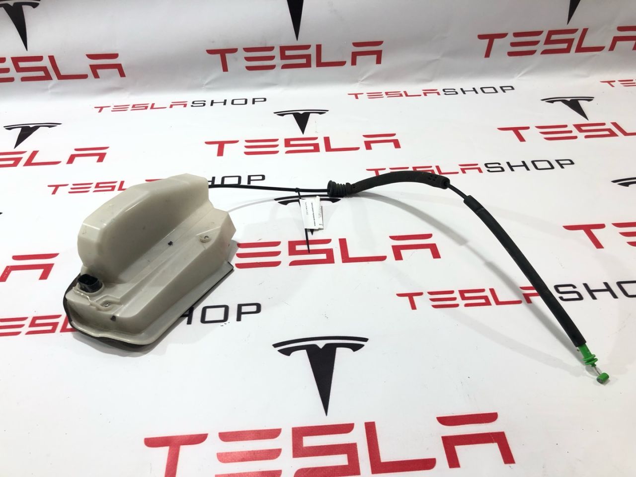 замок двери передней левой Tesla Model 3 1 поколение 2022, 1500673-00-A - фото №1