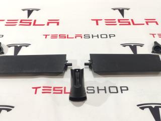 Корпус центрального люверса Tesla Model 3 1 поколение (2017 - 2025), 1559787-00-A, 1559793-00-A