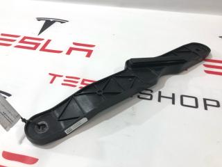 Усилитель распорка стоек амортизатора Tesla Model S 1 поколение [2-й рестайлинг] (2021 - 2025), 1617460-00-B, 1807029-00-A