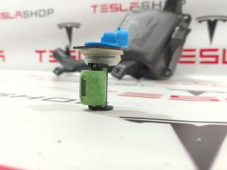 датчик уровня омывающей жидкости Tesla Model S 1 поколение [2-й рестайлинг] 2021, 1096062-00-F, 1005400-00-D, 1139548-00-A, 1566397-00-B, 156639900A