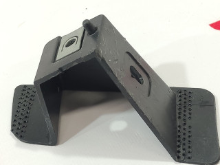 Кронштейн крепления фары противотуманной левой Tesla Model X 1 поколение 2018, 1036627-00-C