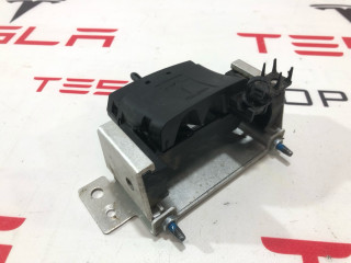 Крышка-фиксатор Tesla Model X 1 поколение 2018, 1056505-00-E, 100918100A, 1003915-10-F, 1003311-00-B