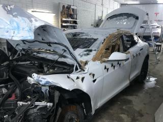 Tesla Model S 1 поколение