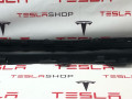 Накладка порога рокерной панели Tesla Model S 1 поколение [2-й рестайлинг] (2021 - 2025), 1567138-00-B, 1680268-00-A - фото №3
