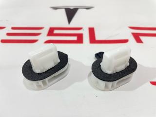 Клипса крепления заднего сиденья Tesla Model 3 1 поколение 2019, 1099583-00-C