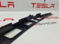 Кронштейн подсветки номера и хром накладки Tesla Model X 1 поколение 2019, 1046925-00-E, 1035370-00-E - фото №5