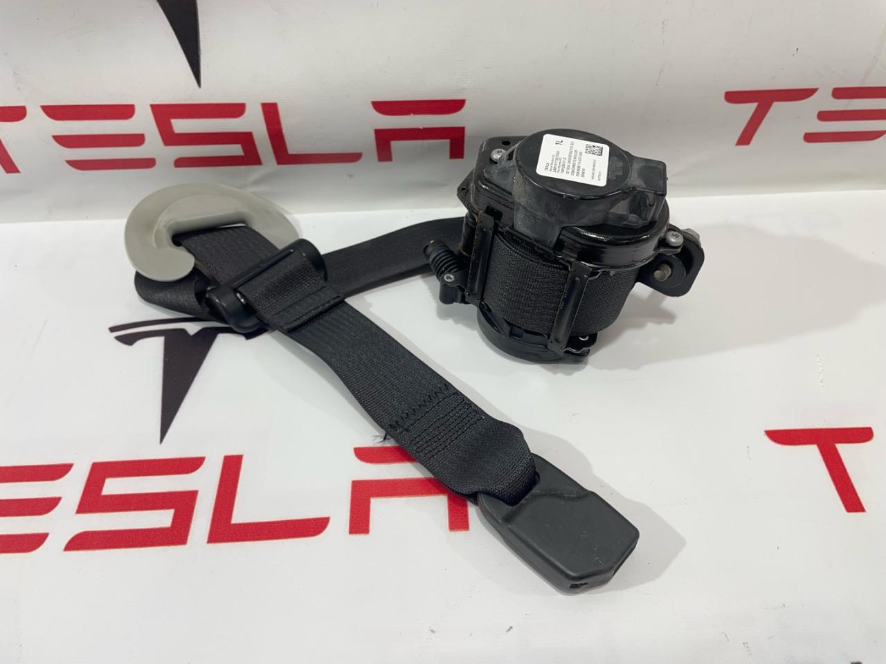 ремень безопасности Tesla Model 3 1 поколение 2019, 1090322-01-C, 1081255-01-D - фото №1