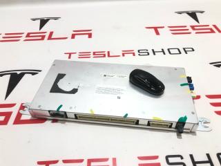 Блок управления BCM (Body Control Module) Tesla Model X 1 поколение 2016, 1054132-90-G, 1045451-00-J