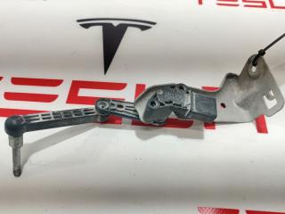 Датчик уровня пневмоподвески Tesla Model X 1 поколение 2016, 1027976-00-A, 6006526-00-B
