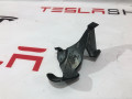 Накладка декоративная петли капота Tesla Model 3 1 поколение 2022, 1112071-00-A - фото №4