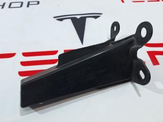 Кронштейн пластика стеклоочистителей Tesla Model X 1 поколение 2018, 1055405-00-B, 1036245-00-B