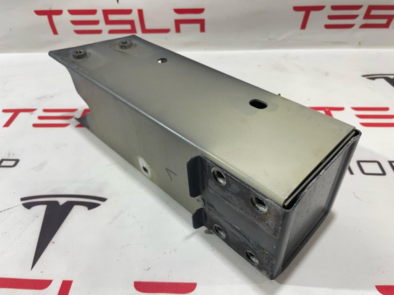 лонжерон левый Tesla Model 3 1 поколение 2019, 1088148-00-F - фото №1