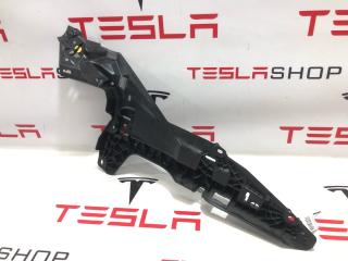 Кронштейн внутренний стойки C Tesla Model S 1 поколение 2013, 1009272-00-D