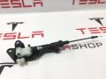 электропривод замка капота Tesla Model 3 1 поколение 2019, 1098790-00-D - фото №2