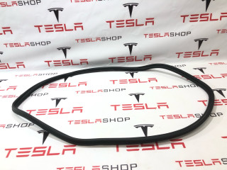 Уплотнитель багажника заднего Tesla Model 3 1 поколение 2022, 1091069-00-D
