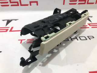 Накладка подъемной задней двери Tesla Model X 1 поколение 2018, 1055048-06-J