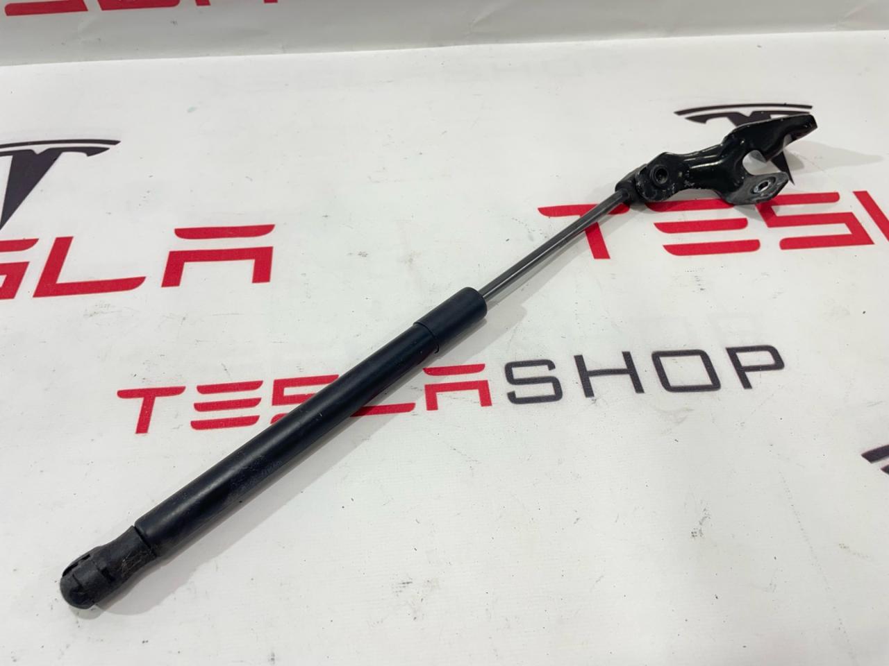 амортизатор капота Tesla Model 3 1 поколение 2019, 1091472-00-B, 1089586-00-C - фото №1