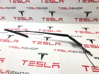 щеткодержатель (поводок стеклоочистителя, дворник) Tesla Model X 1 поколение 2018, 1046670-00-B