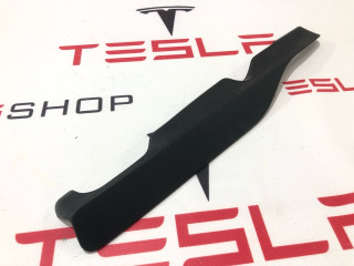 Накладка салазки сидения (пассажирская) Tesla Model X 1 поколение 2018, 1066617-00-A