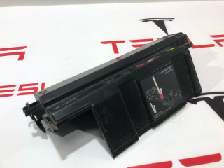 крышка блока предохранителей Tesla Model S 1 поколение [рестайлинг] 2016, 1034406-00-C